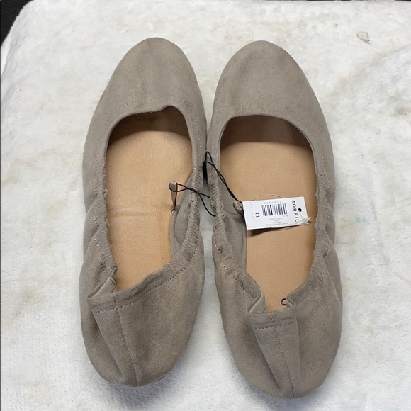 Torrid Gray Suede Flats - Picture 6 of 9